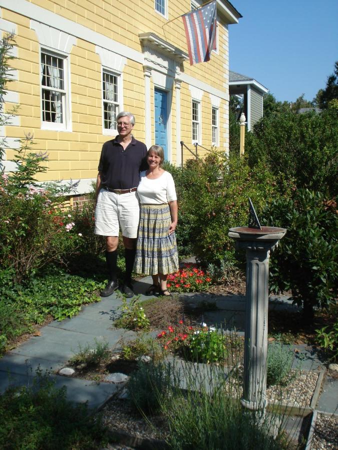 Newport House Bed & Breakfast Williamsburg Buitenkant foto